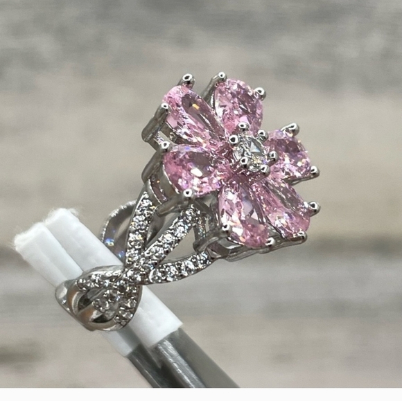 Beautiful Statement Flower Pink White Cubic Zirconia Silver Plated Ring Size 6 - Picture 6 of 13